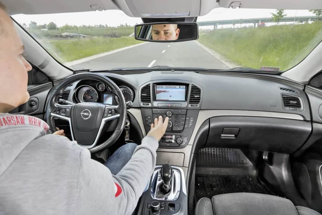 Jak zaktualizować mapy w oplu insigni i uniknąć zbędnych kosztów